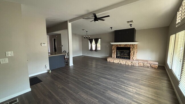 Building Photo - Beautifully remodeled Two Bedroom Two Bath...