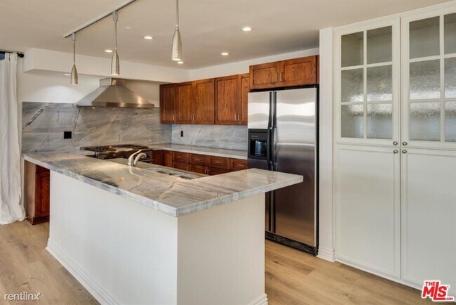 Foto del edificio - 2 br, 2 bath Condo - 1 Buccaneer St Apt 4