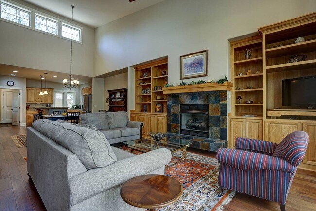 Building Photo - Widgi Creek Oasis Golf Course Townhome nea...