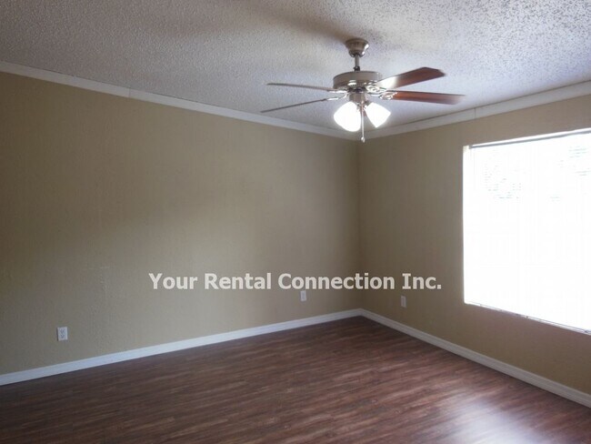 Foto del edificio - 7124 Glen Meadow Dr