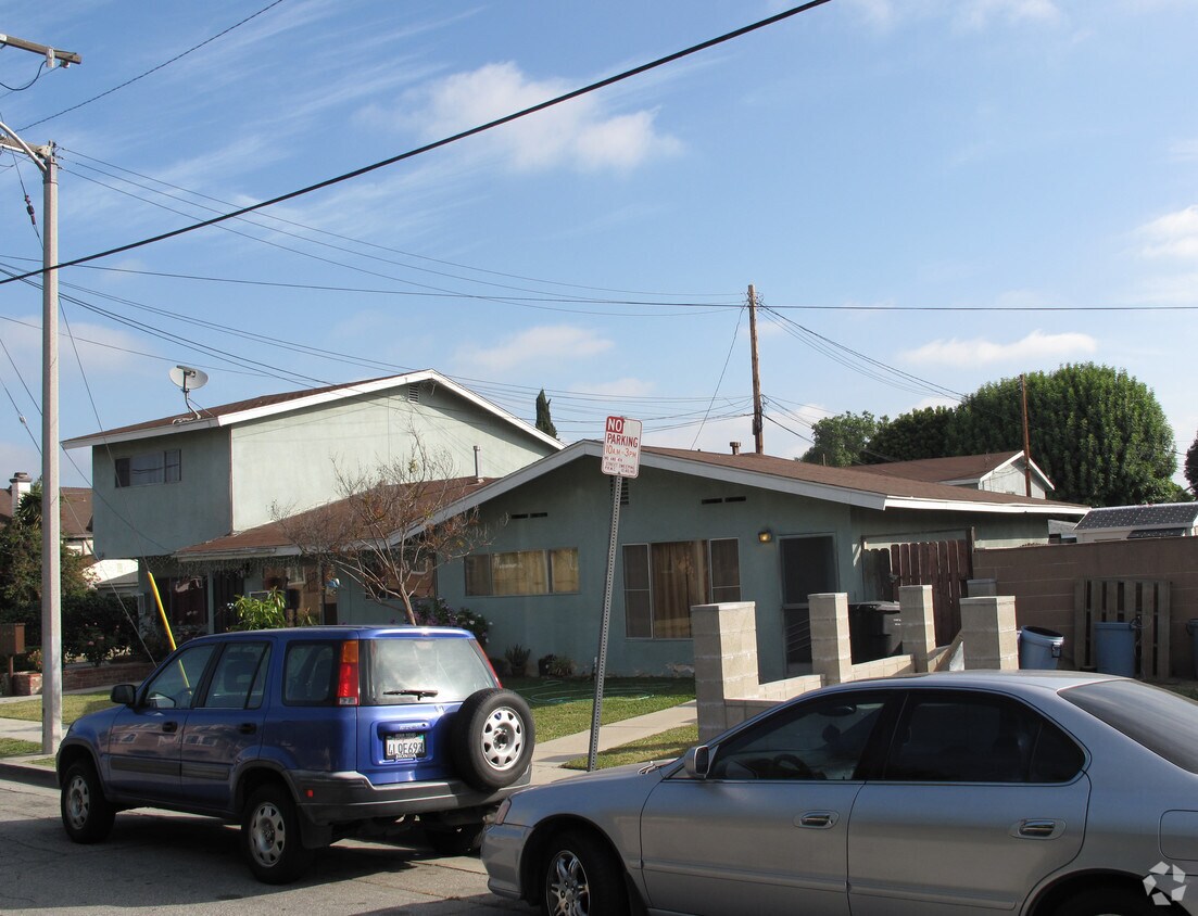 Foto del edificio - 9053-9055 Burma Rd