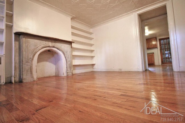 Building Photo - 161 Clermont Ave