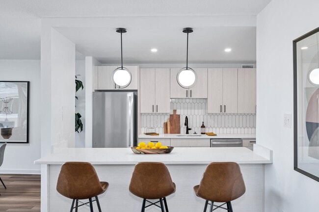 Building Photo - Crystal Towers