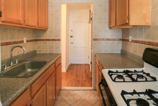 Foto del edificio - 28-11 45th St