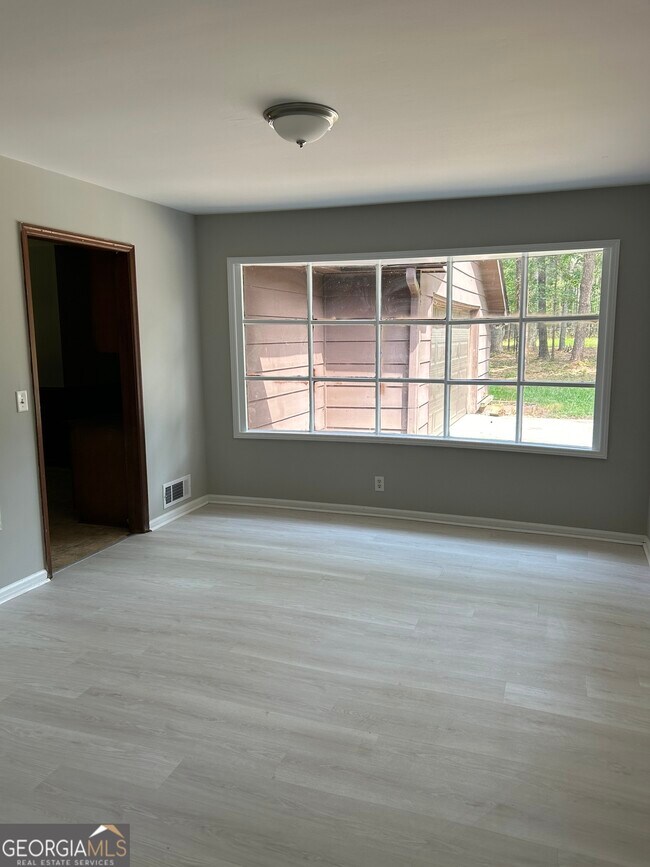 Foto del edificio - 505 Honey Creek Rd SE
