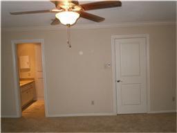 Building Photo - 712 Augusta Dr Building Photo - 712 Augusta Dr