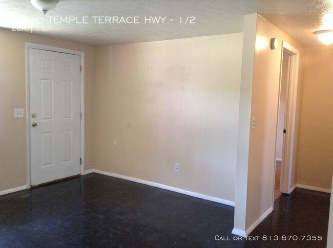 Foto del edificio - 8940 Temple Terrace Hwy