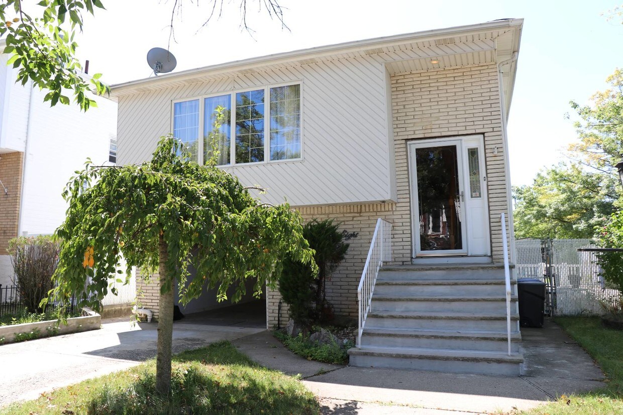 Primary Photo - 548 Naughton Ave