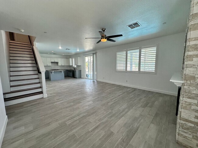 Foto del edificio - NW Visalia Home Coming Soon!