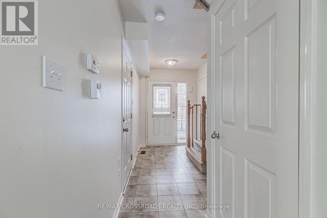 Building Photo - 1147 Ormond Dr