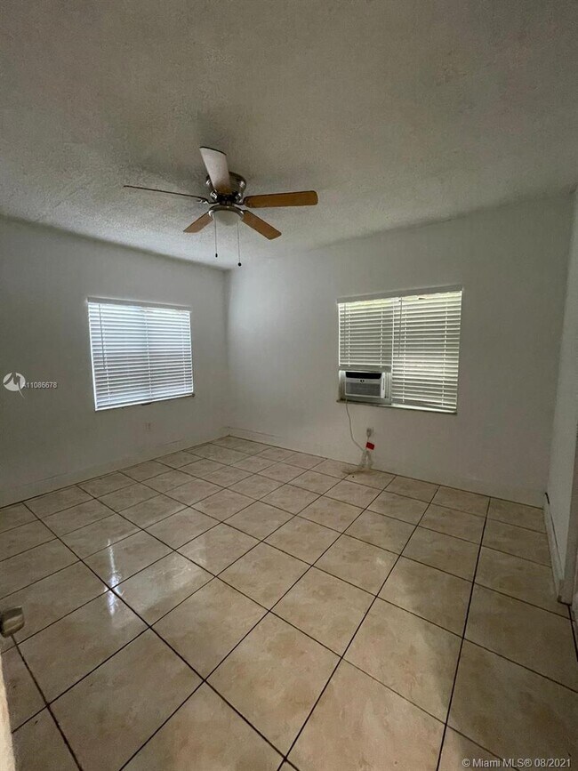 Foto del edificio - 6907 NW 2nd Ave