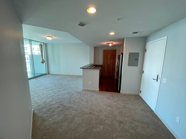 Comedor - 300 S BISCAYNE Blvd