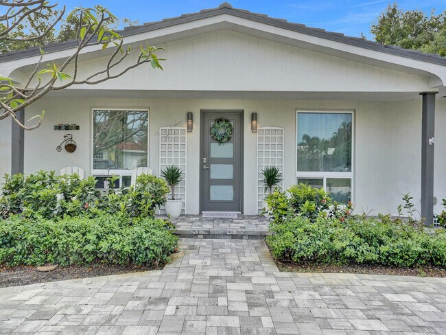 Building Photo - 801 SE 9th Ave