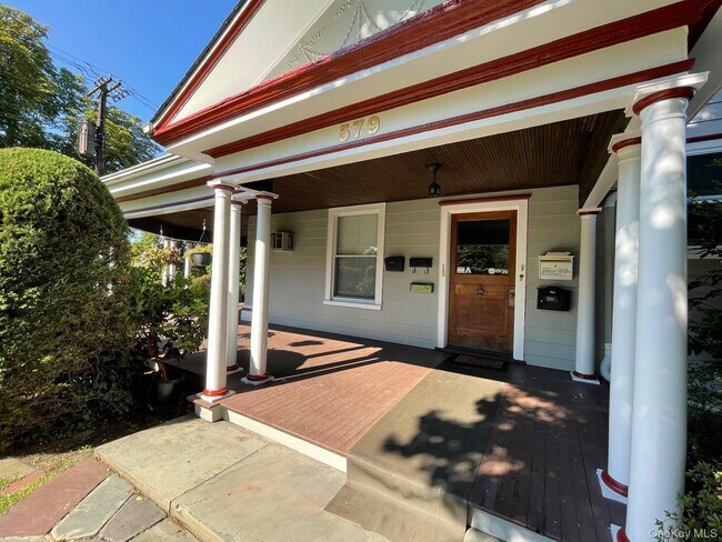 Foto del edificio - 579 Broadway