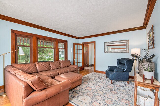 Foto del edificio - 932 Garfield Ave NW