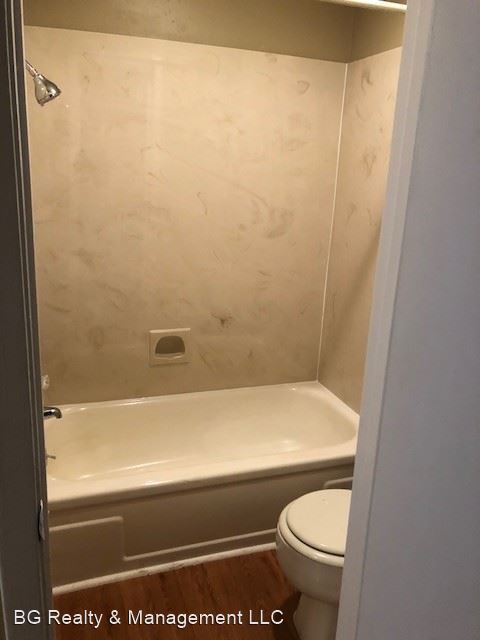 Building Photo - 2 br, 1.5 bath House - 302 Pillette Road #3