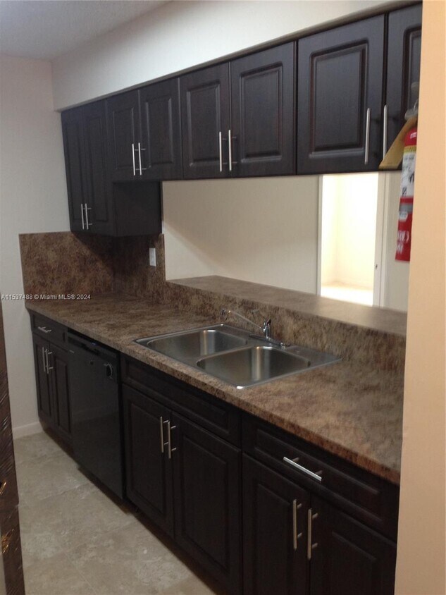 Primary Photo - 2201 Sherman Cir