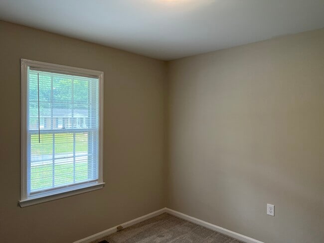 Foto del edificio - 1016 Hazelwood Dr