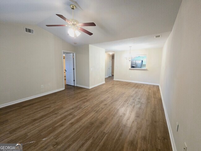 Building Photo - 130 Towne Pk Dr