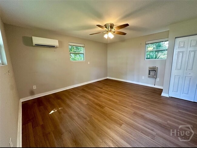 Building Photo - 2307 Norwood Ave