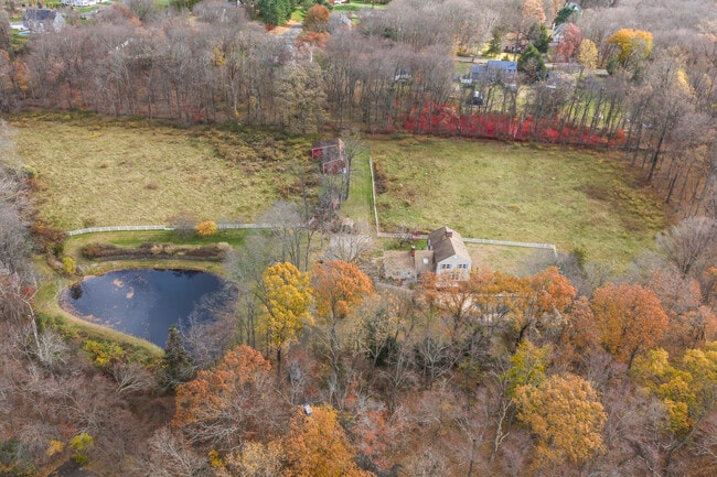 Foto del edificio - 23 Westview Dr