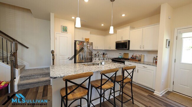 Foto del edificio - 291 White Oak Ridge Dr