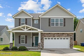 Building Photo - 828 Knoll Cir