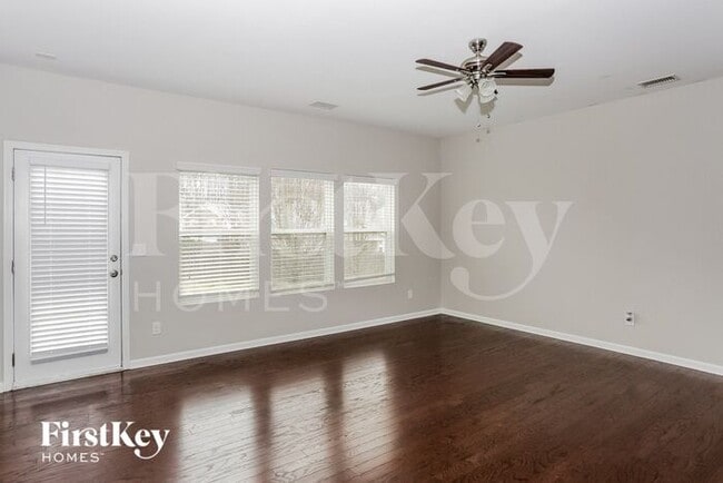 Building Photo - 6906 Barefoot Forest Dr