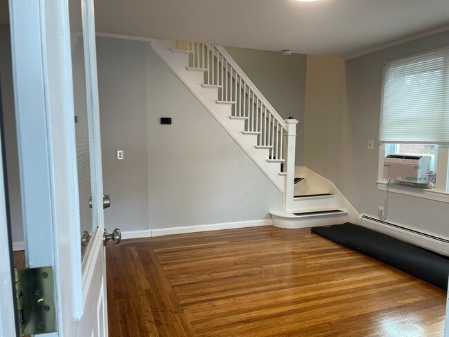 Building Photo - 42 Putnam Pike