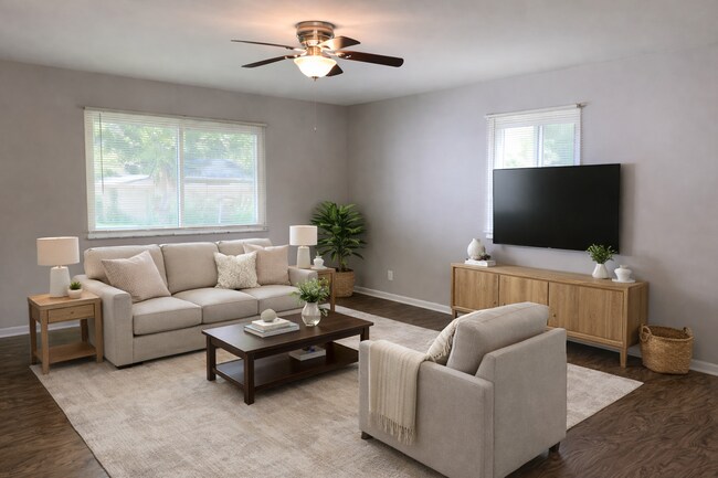 Building Photo - 2656 W 60th St