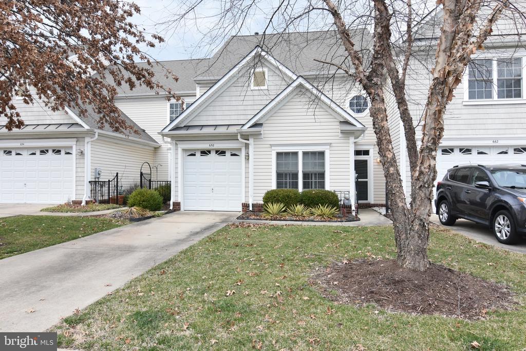 Primary Photo - 658 Ruxton Rd