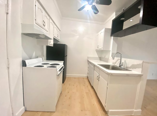 Foto del edificio - Beautiful Renovated Studio Apartment with ...