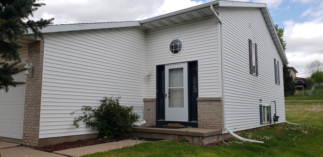 Primary Photo - 746 Crawford Dr