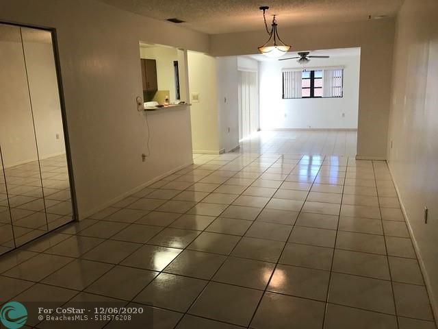 Building Photo - 508 SW 93rd Pl