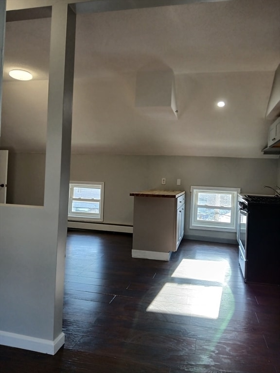 Building Photo - 98 Morton St