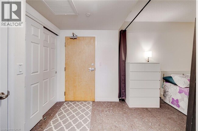 Photo du bâtiment - 155 Water St S