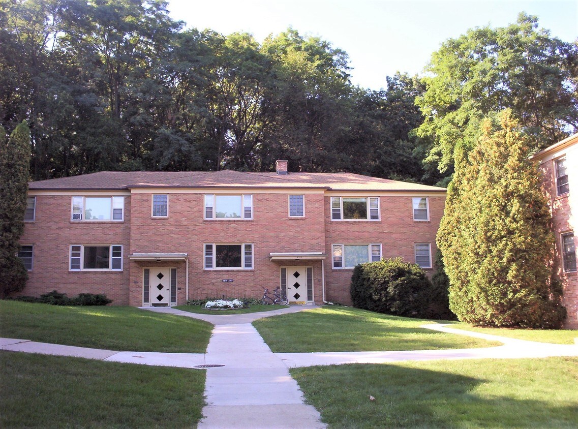 Primary Photo - 3315 Harvey St