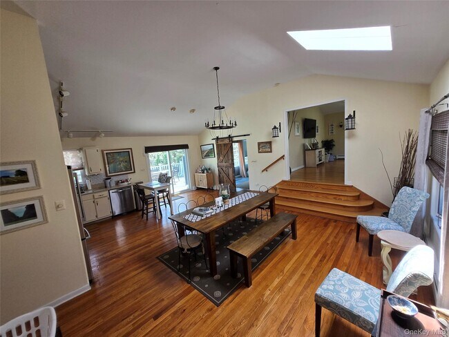 Foto del edificio - 870 Noyack Rd