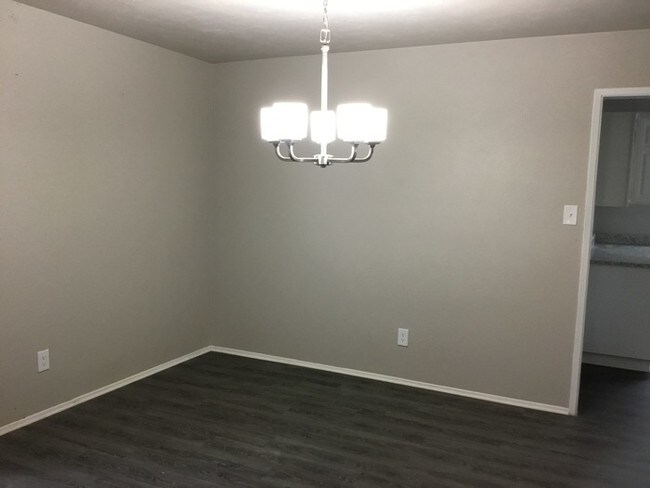 Foto del edificio - 3/2/2 Fantastic Open Floor Plan