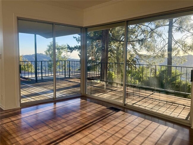 Building Photo - 490 Starlight Crest Dr