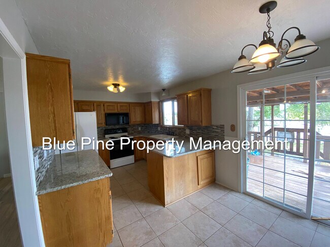 Building Photo - 2920 N 45th E