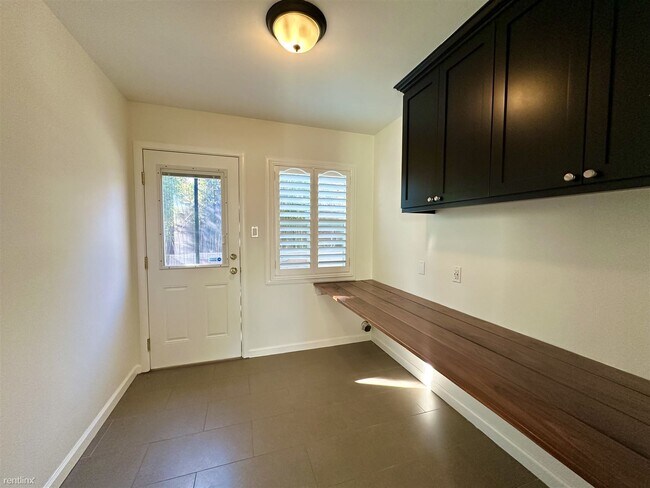 Building Photo - 3 br, 1.5 bath House - 126 San Anselmo Ave...