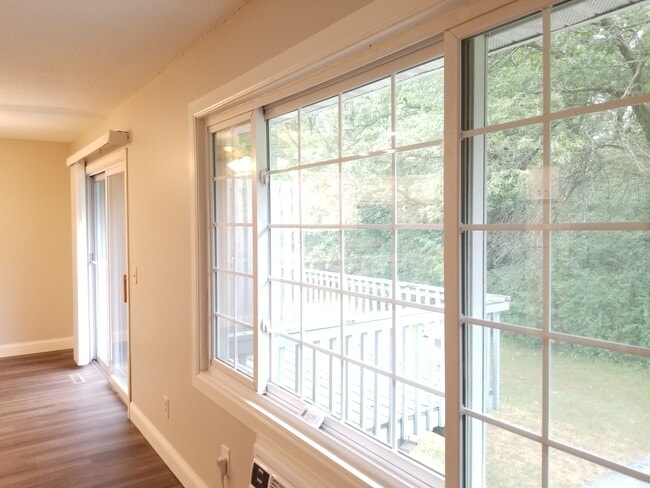 Building Photo - 220 Leighton Dr