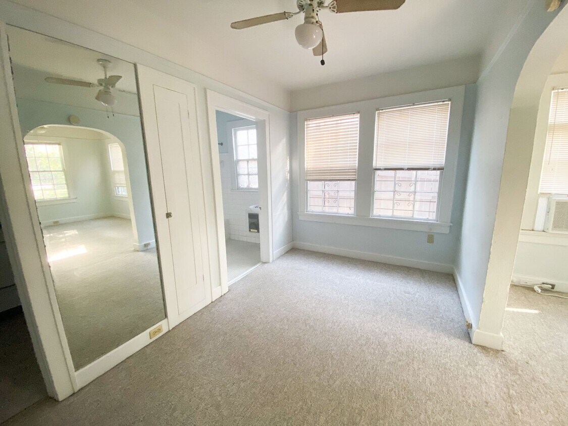 Foto principal - 1BD/1BA on Audubon Park, with Off street p...