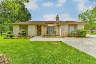 Building Photo - 807 Stadium Cir