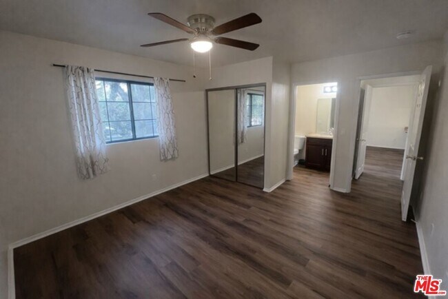 Building Photo - 2531 Manhattan Ave