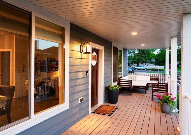 Foto del edificio - 1026 Canyon St