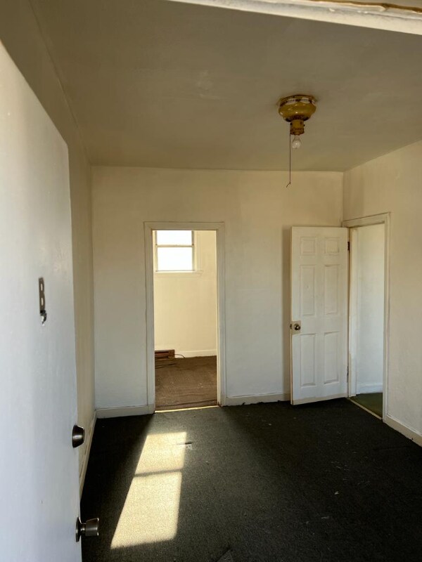Building Photo - 1101 Evans Ave