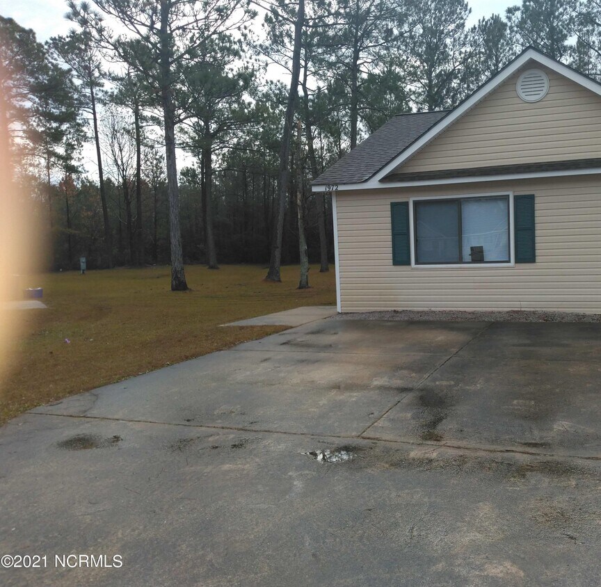 1970 Countrywood Blvd, Jacksonville, NC 28540 House Rental in