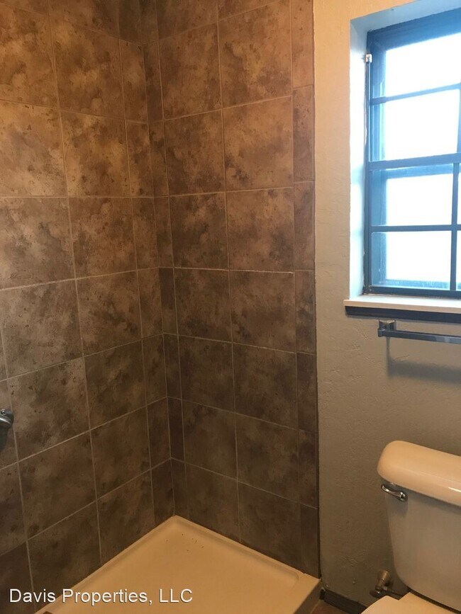 Building Photo - 3 br, 2 bath House - 1401 Saber Lane 1401
